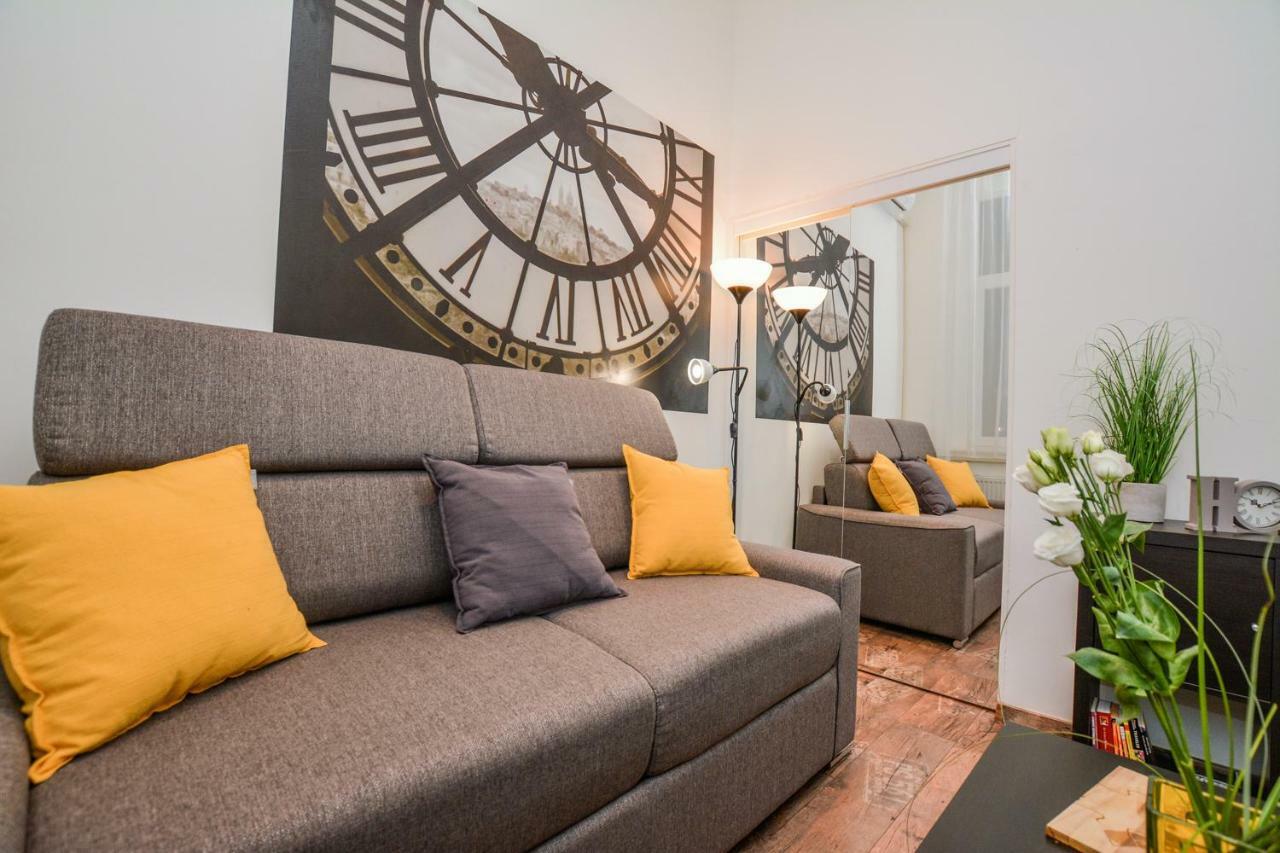 Timeless Apartment With Free Private Parking Budapest Exterior photo